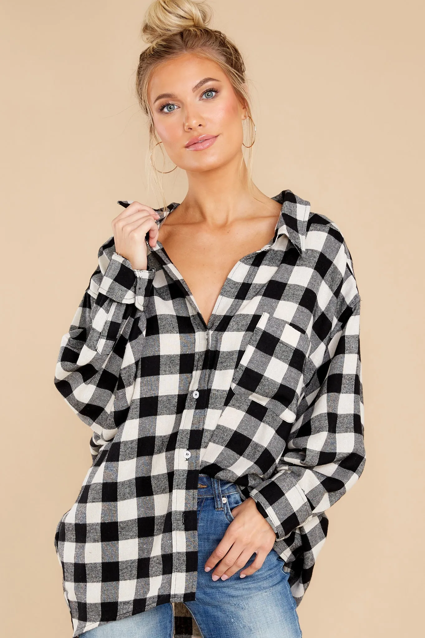 Chasing Cities Black And White Plaid Top