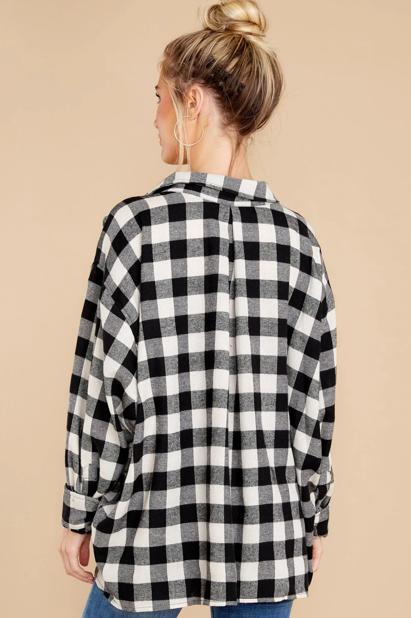 Chasing Cities Black And White Plaid Top