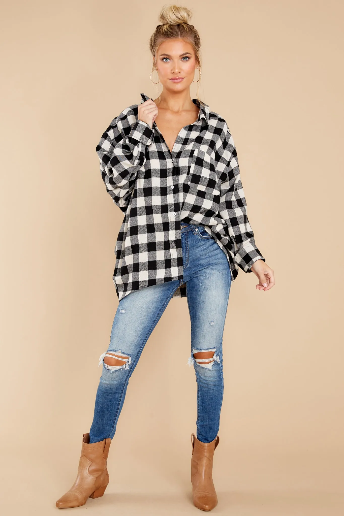 Chasing Cities Black And White Plaid Top