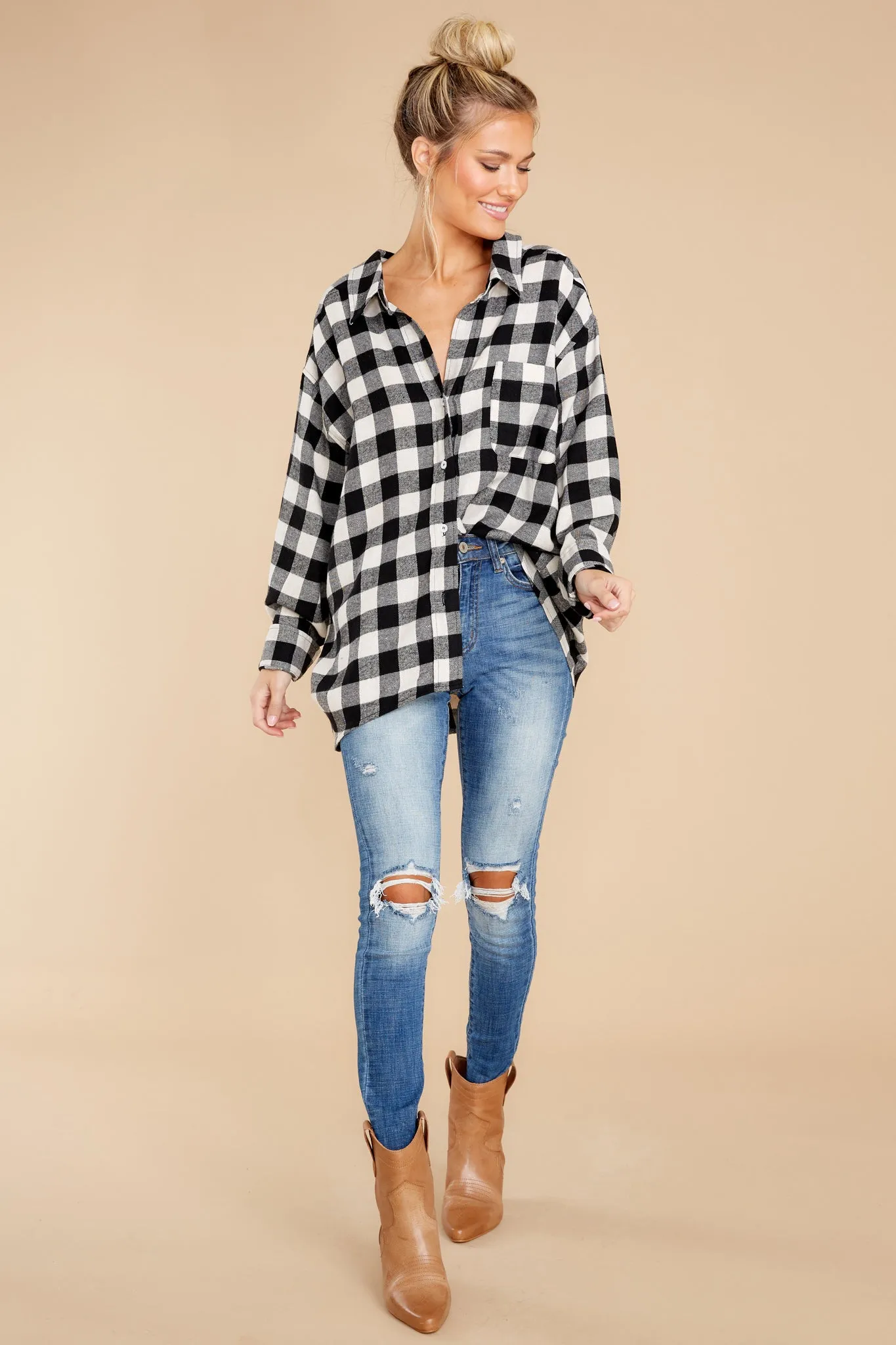 Chasing Cities Black And White Plaid Top